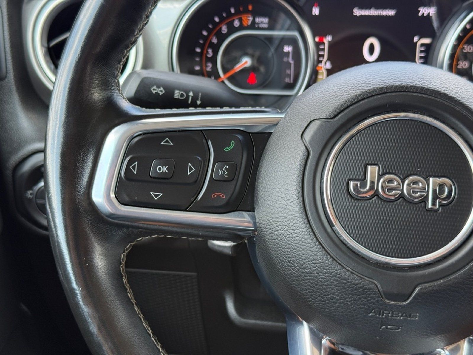Used 2020 Jeep Gladiator Overland w/ Uconnect 4C Nav & Sound Group AWD/4WD image 20