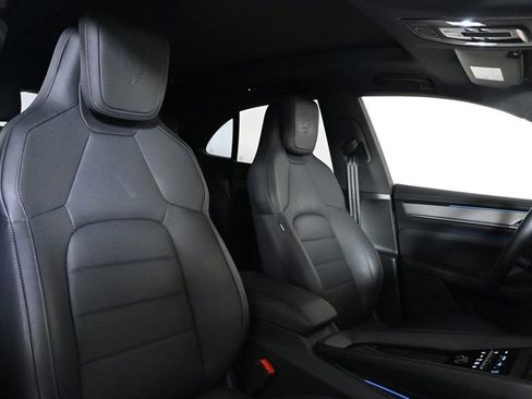 Certified 2025 Porsche Macan 4 Electric image 18