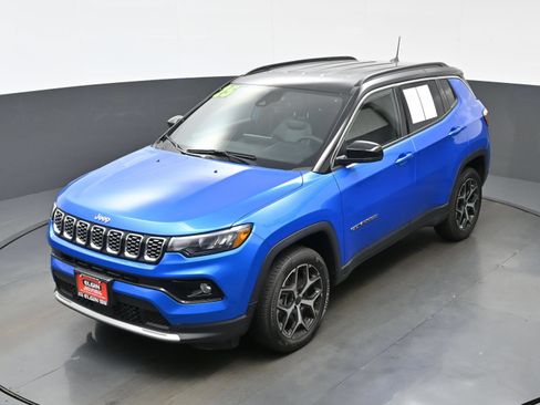 Used 2025 Jeep Compass Limited AWD/4WD image 31