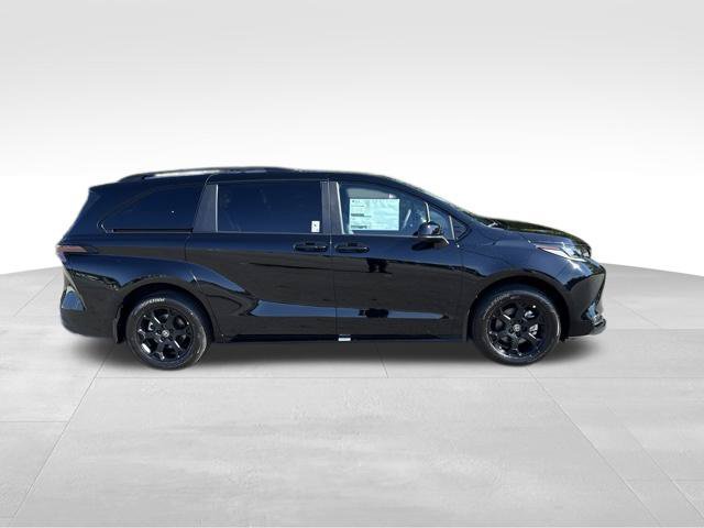 New 2026 Toyota Sienna XLE Woodland Edition AWD/4WD image 7