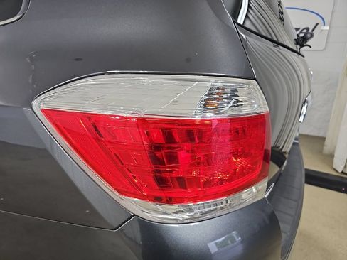 Used 2013 Toyota Highlander Limited AWD/4WD image 42