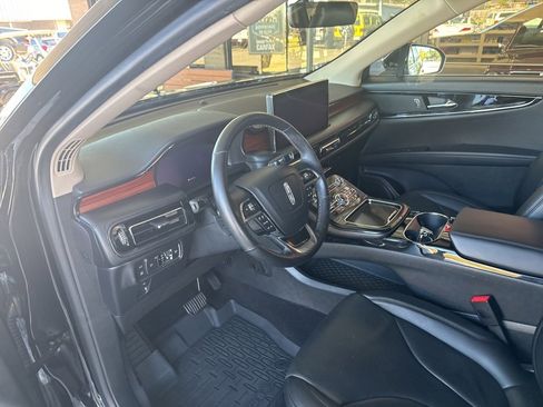 Used 2022 Lincoln Nautilus Reserve image 10