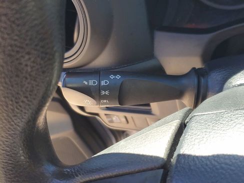 Used 2019 Toyota Tacoma SR w/ SR Convenience Package image 28