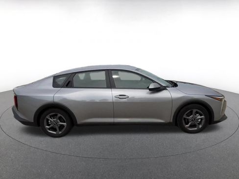 Used 2025 Kia K4 FWD image 15