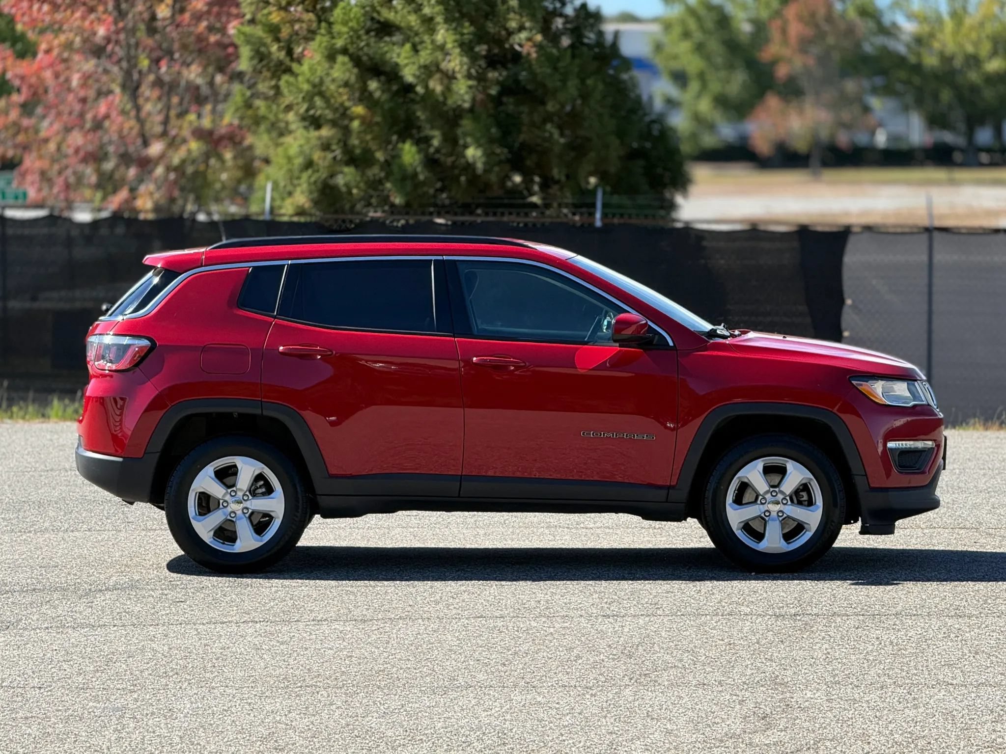 Used 2020 Jeep Compass Latitude w/ Cold Weather Group AWD/4WD image 7