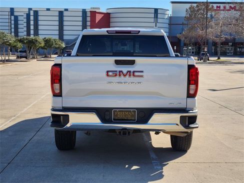 Used 2024 GMC Sierra 1500 SLE w/ Preferred Package image 6