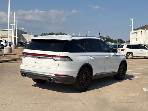 Used 2022 Lincoln Aviator Reserve w/ Equipment Group 201A RWD image 9