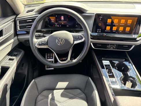 Certified 2026 Volkswagen Atlas Peak Edition AWD/4WD image 20