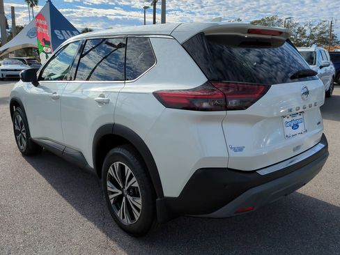 Used 2021 Nissan Rogue SV image 6