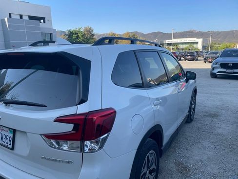 Used 2023 Subaru Forester Premium AWD/4WD image 8