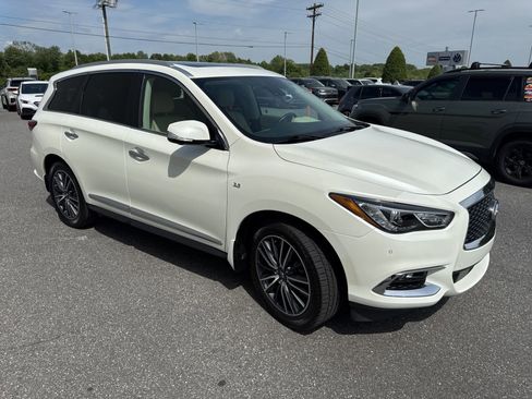 Used 2020 INFINITI QX60 Luxe w/ Essential Package image 3