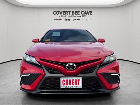 Used 2024 Toyota Camry SE image 2