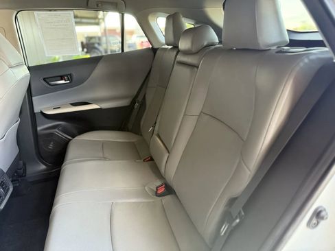 Used 2021 Toyota Venza Limited image 15