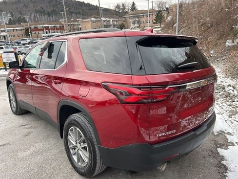 Used 2023 Chevrolet Traverse LT image 16