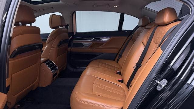 Used 2022 BMW 740i w/ Premium Package RWD image 16