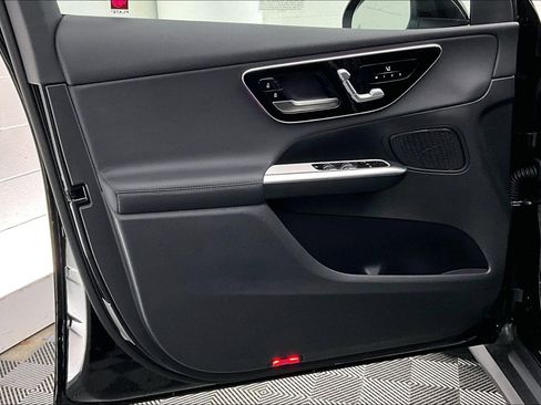 Used 2026 Mercedes-Benz GLC 300 image 24