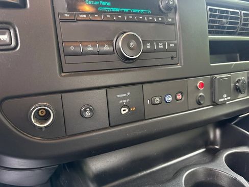 Used 2022 Chevrolet Express 3500 w/ Power Convenience Package RWD image 24