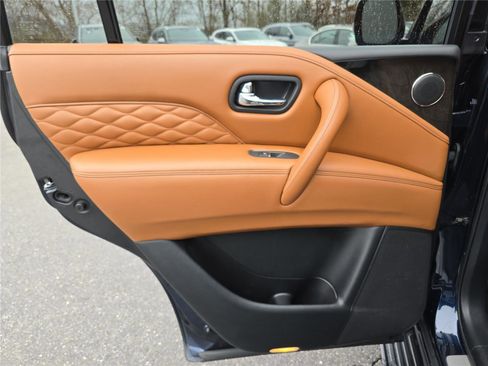 Used 2019 INFINITI QX80 Luxe w/ Proactive Package image 15