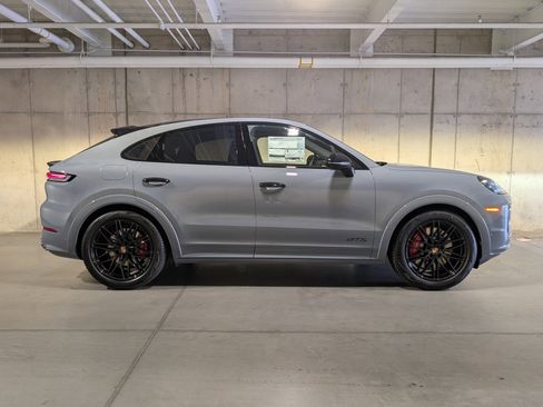 New 2026 Porsche Cayenne GTS AWD/4WD image 9