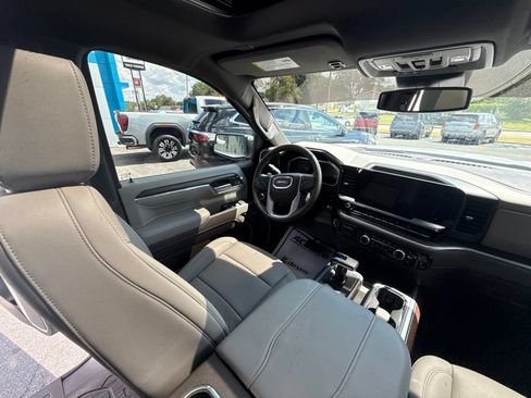 Used 2026 GMC Sierra 1500 SLT AWD/4WD image 16