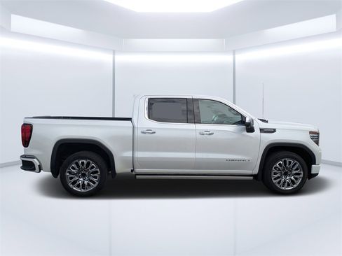 Used 2023 GMC Sierra 1500 Denali Ultimate image 2