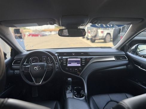 Used 2019 Toyota Camry SE FWD image 22