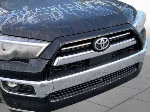 Used 2022 Toyota 4Runner Limited AWD/4WD image 29