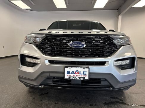 Used 2023 Ford Explorer ST-Line w/ Class IV Trailer Tow Package AWD/4WD image 4