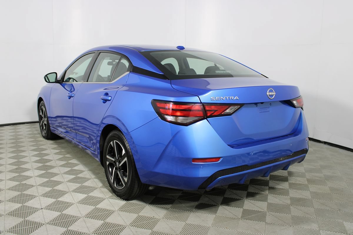 Used 2025 Nissan Sentra SV FWD image 4