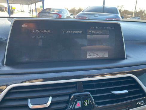 Used 2018 BMW 740i RWD image 28