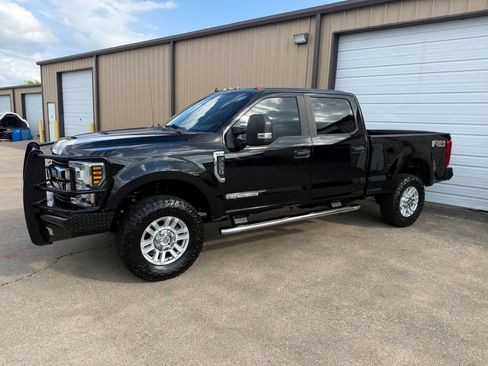 Used 2019 Ford F250 XL w/ STX Appearance Package image 5
