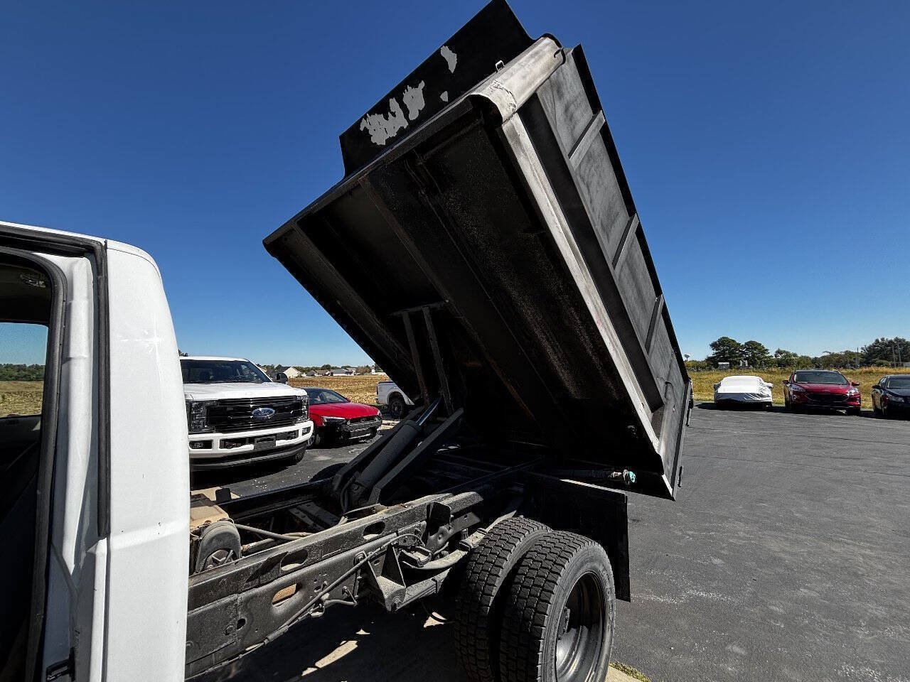 Used 2008 Ford F550 4x4 Regular Cab Super Duty image 4