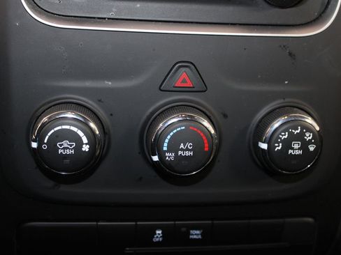 Used 2024 RAM 1500 Classic SLT image 41