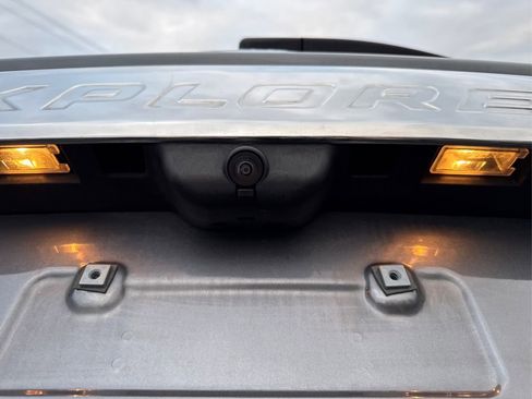 Used 2022 Ford Explorer XLT w/ Equipment Group 202A image 16