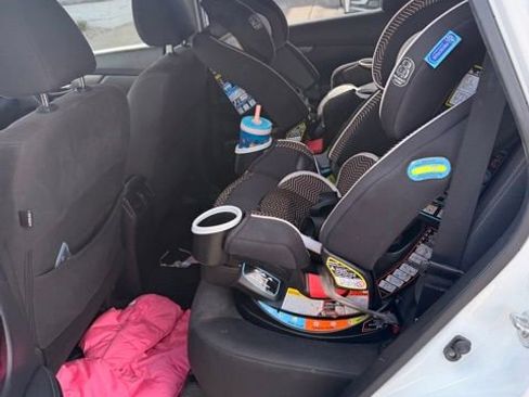 Used 2016 Nissan Rogue S image 5