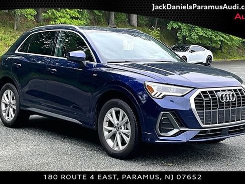 Used 2025 Audi Q3 2.0T Premium w/ Convenience Package AWD/4WD image 9