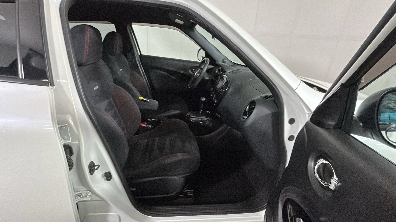 Used 2013 Nissan Juke NISMO AWD/4WD image 35