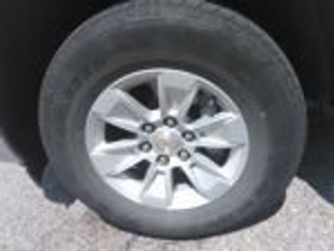 Used 2025 Chevrolet Silverado 1500 LT RWD image 13