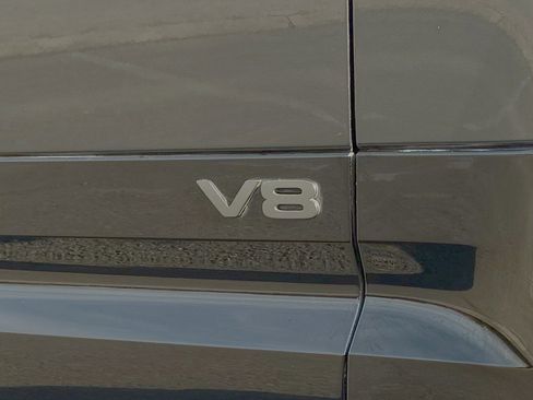 Used 2023 Land Rover Defender 110 image 75