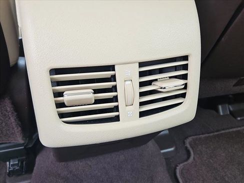 Used 2017 Lexus ES 300h w/ Luxury Package image 16