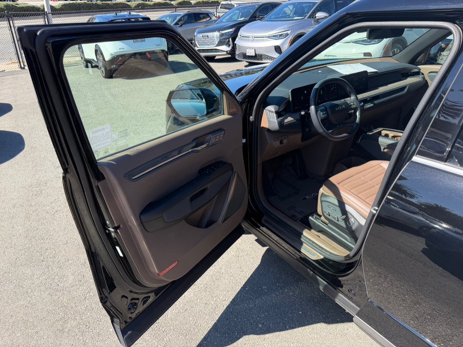Used 2024 Kia EV9 Land AWD/4WD image 9