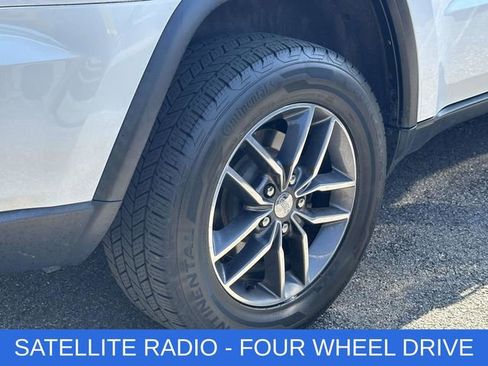 Used 2018 Jeep Grand Cherokee Limited w/ Luxury Group II image 6