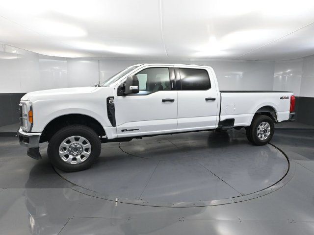 Used 2023 Ford F250 XLT AWD/4WD image 7