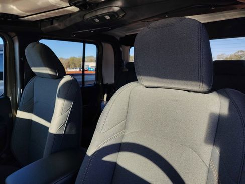 New 2026 Jeep Gladiator Sport image 15