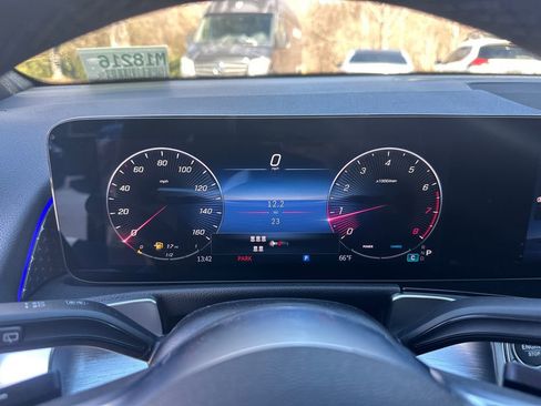 New 2026 Mercedes-Benz GLB 250 image 27