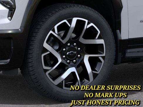 New 2025 Chevrolet Silverado EV RST AWD/4WD image 9