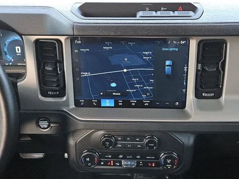Used 2025 Ford Bronco Outer Banks image 13
