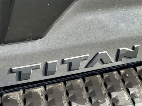 Used 2023 Nissan Titan PRO-4X w/ Pro-4x Convenience Package image 19