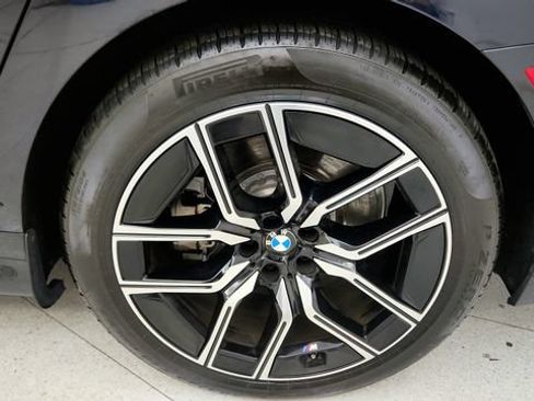 Used 2025 BMW i7 xDrive60 AWD/4WD image 81
