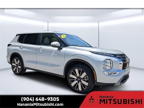 New 2025 Mitsubishi Outlander SE image 1
